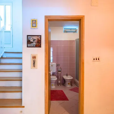 La - Private House *